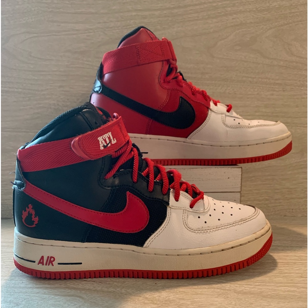 Nike Air Force 1 “07”